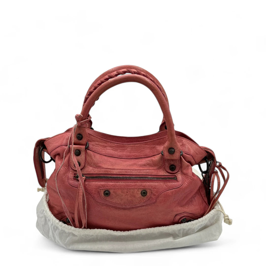 Balenciaga Handtasche The Frist City Bag mit Umhängegurt aus Leder in pink