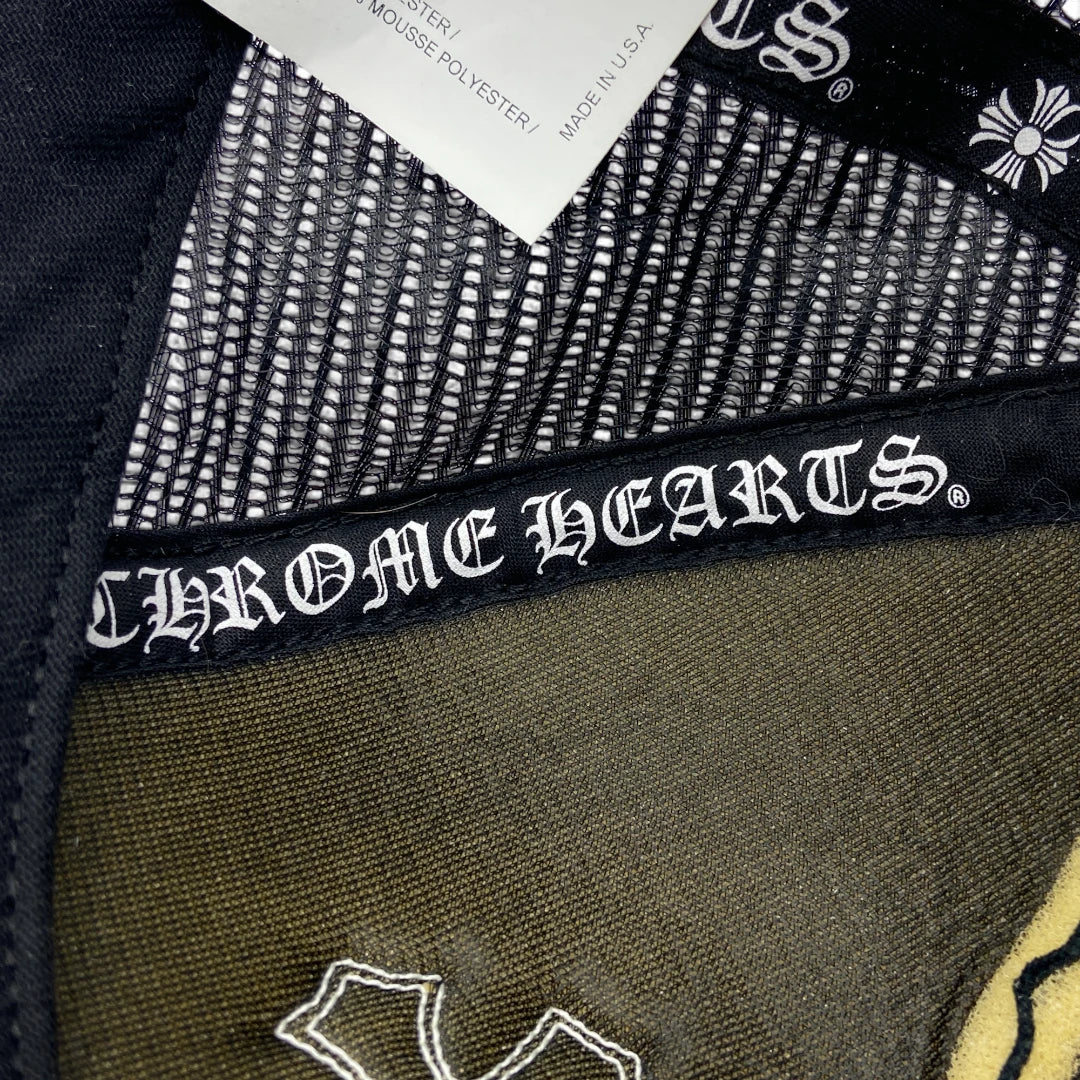 Chrome Hearts Trucker Cap Cross mit weißen Leder Kreuzen