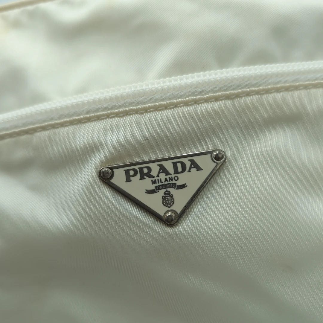 Prada Umhängetasche rechteckig klein aus Nylon weiß