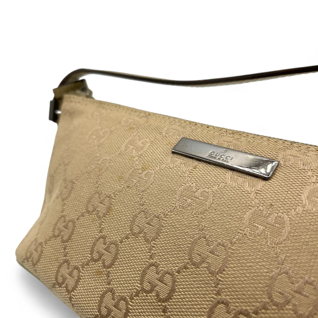 Gucci Handtasche Baguette mit grünen Lederdetails in cremeweiß / beige