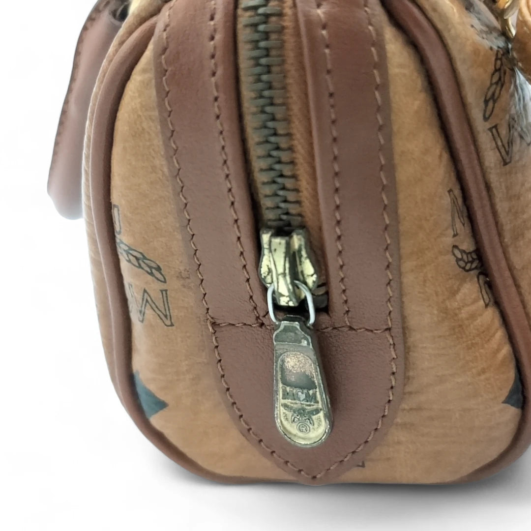 MCM Handtasche mini Boston bag mit Umhängegurt visetos braun