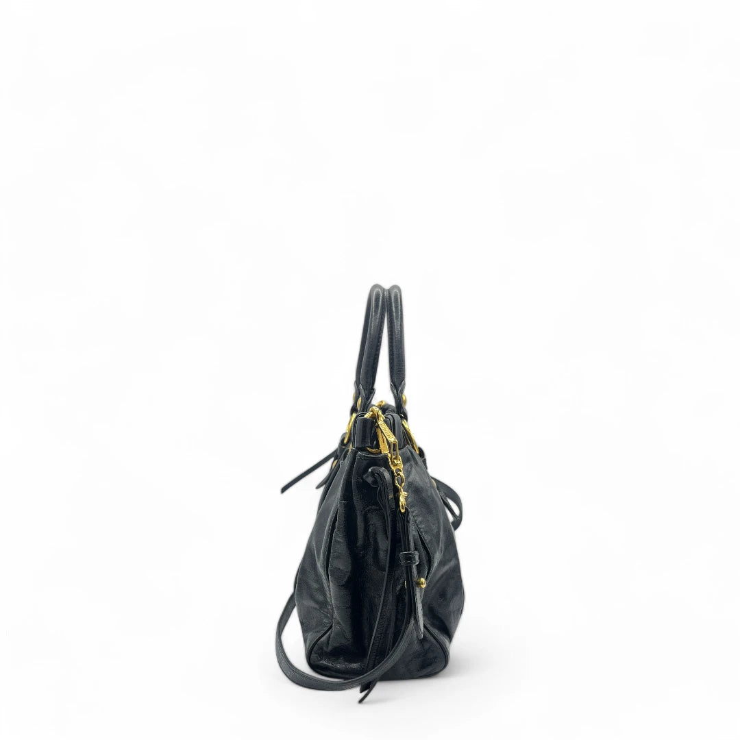 Miu Miu handbag Vitello Lux with shoulder strap made of black leather