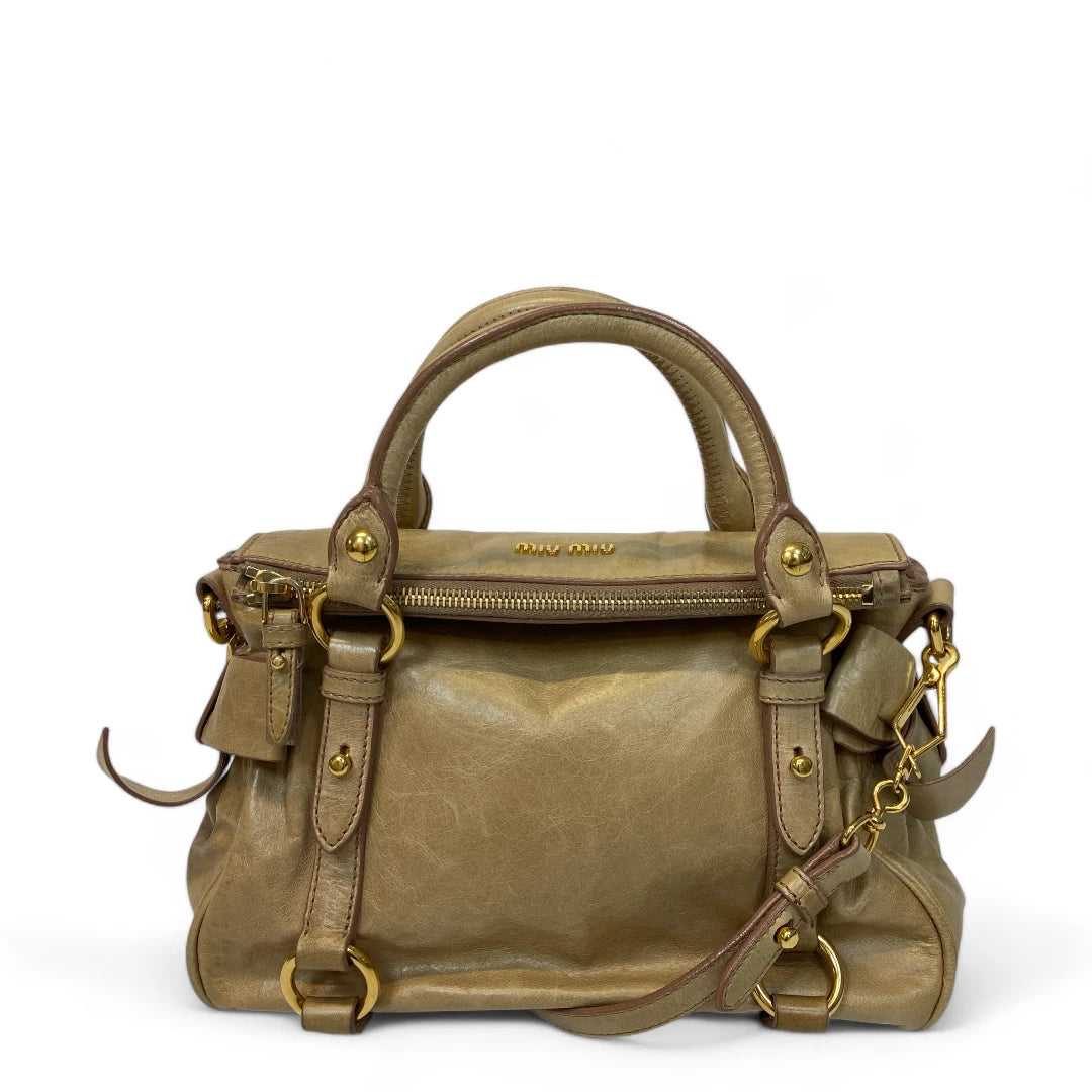 Miu Miu Handtasche Vitello Satchel mini aus Leder beige