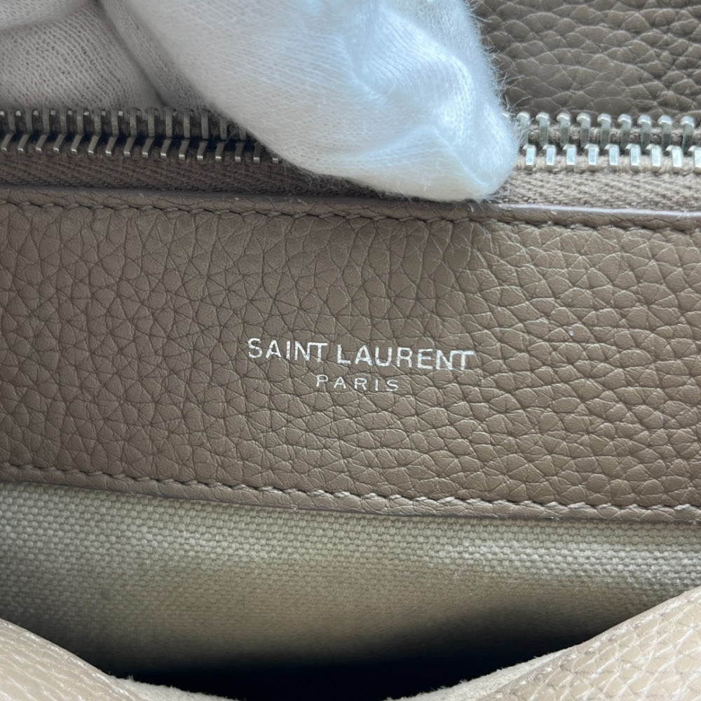 Saint Laurent Handtasche Sac de Jour Nano aus Leder grau