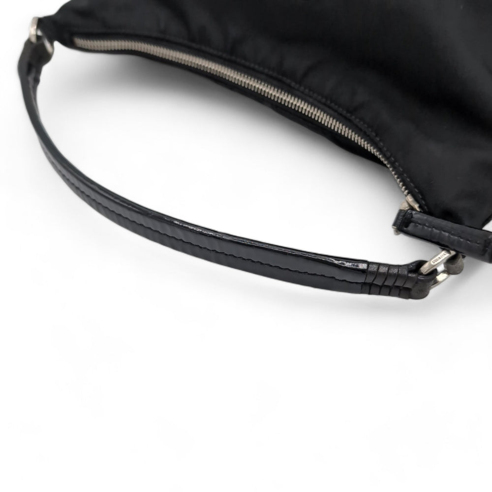 Prada Handtasche Halbmondform aus Nylon schwarz