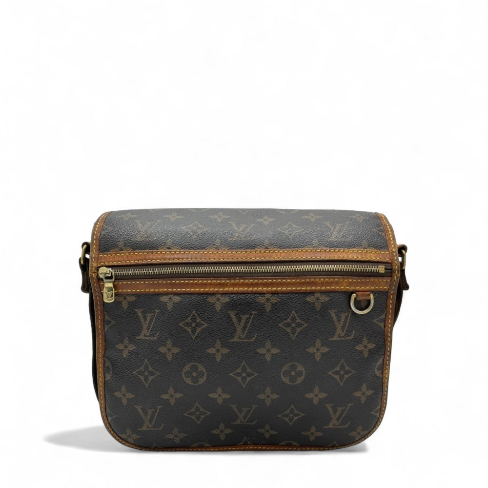 Louis Vuitton shoulder bag small with magnetic closure